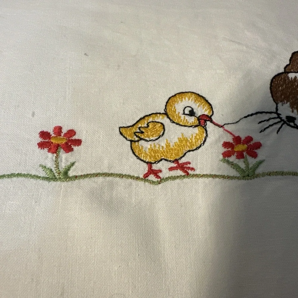 Vtg White Linen Toddler Bed Duvet‎ Cover With Hand Embroidered Bunny & Chick